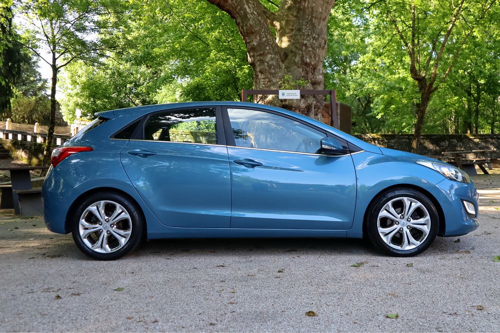 Hyundai I30 1.6 Crdi STYLE - Desde 185€/Mês