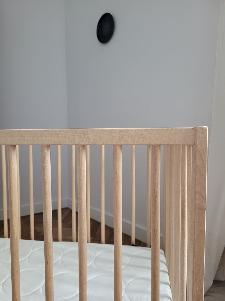 Łóżeczko niemowlęce IKEA Sniglar z porządnym materacem Jattetrott