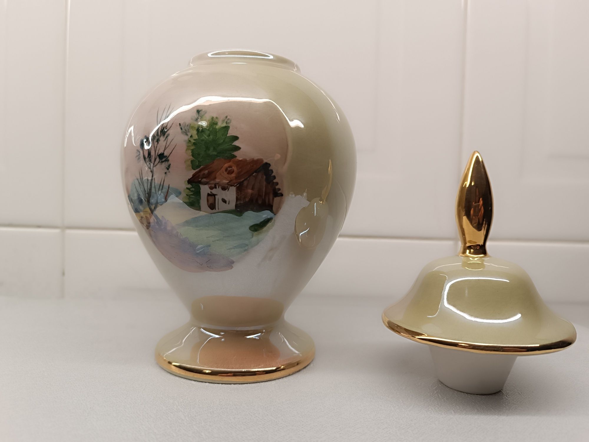 Pote Porcelana Antigo. RB Alcobaça. Numerada. Nova