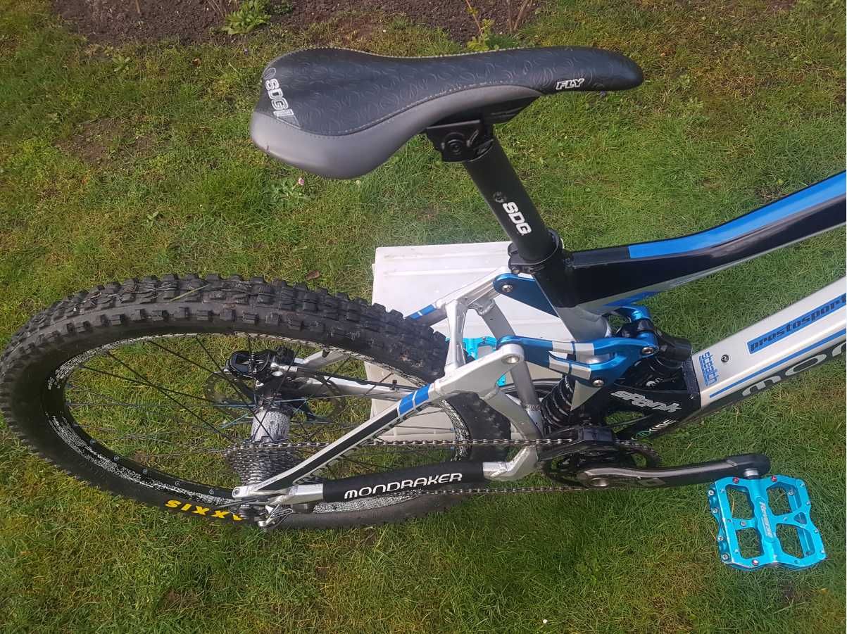 Rower Mondraker Summum Pro team DH FR