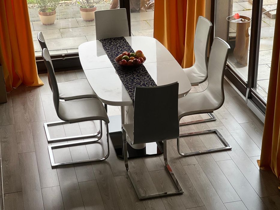 Elegancki stylowy rozkładany stół z 6 krzesłami w stylu Glamour