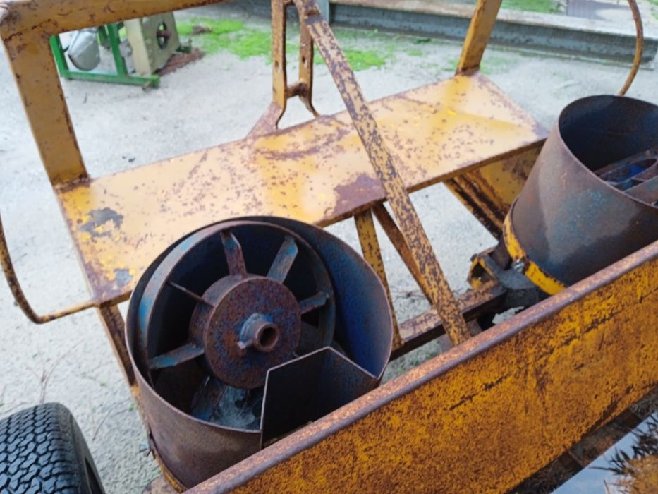 Vende-se semeador de batata