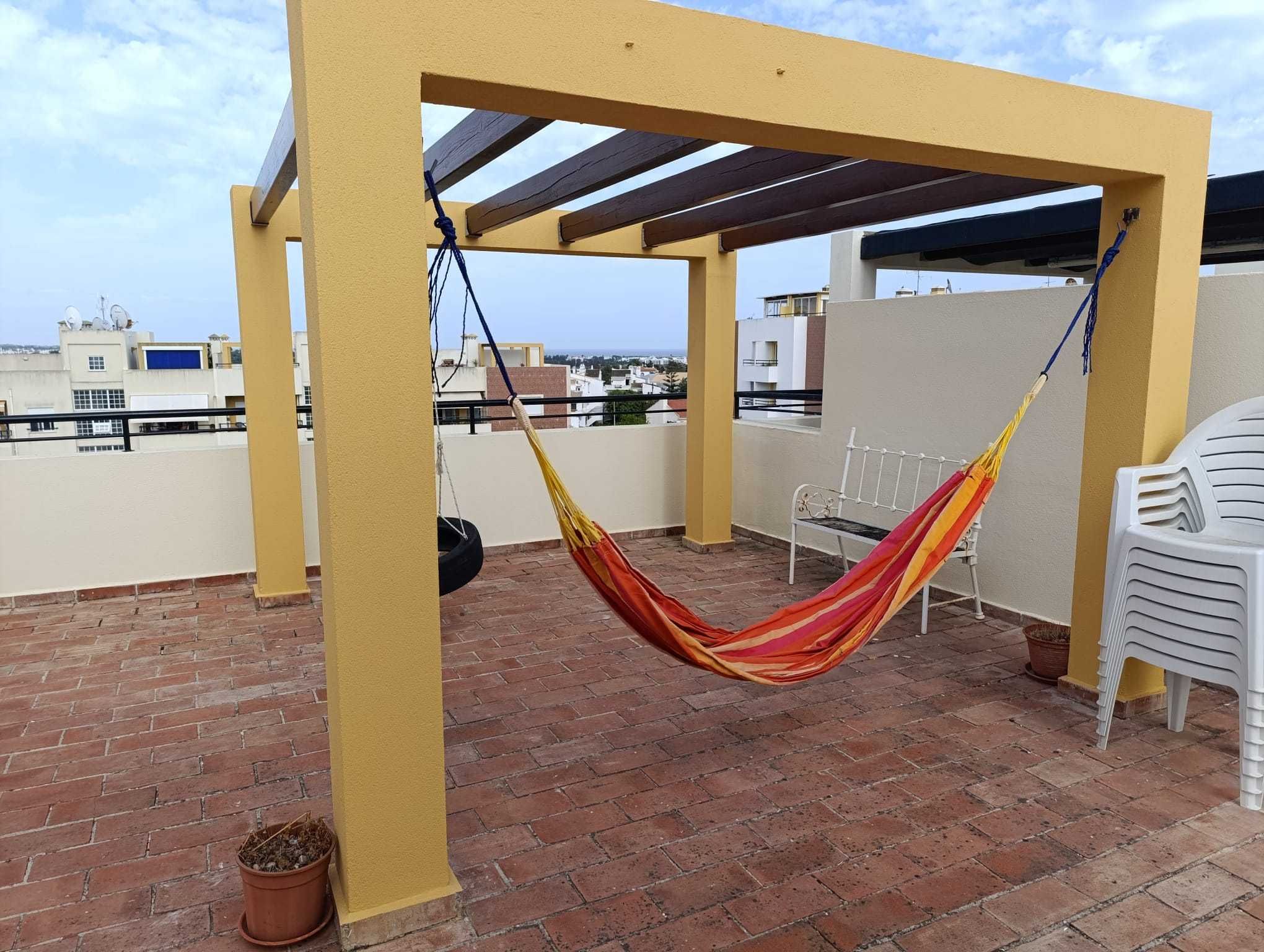 Apartamento p/ férias T3 + Terraço e BBQ + Lugar de garagem