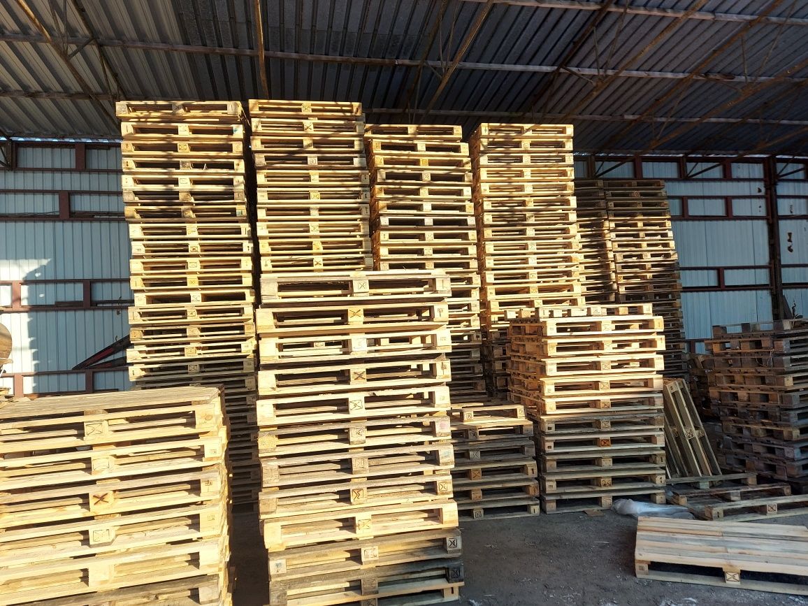 Palety drewniane 120x100 jasne solidne bez zniszczen