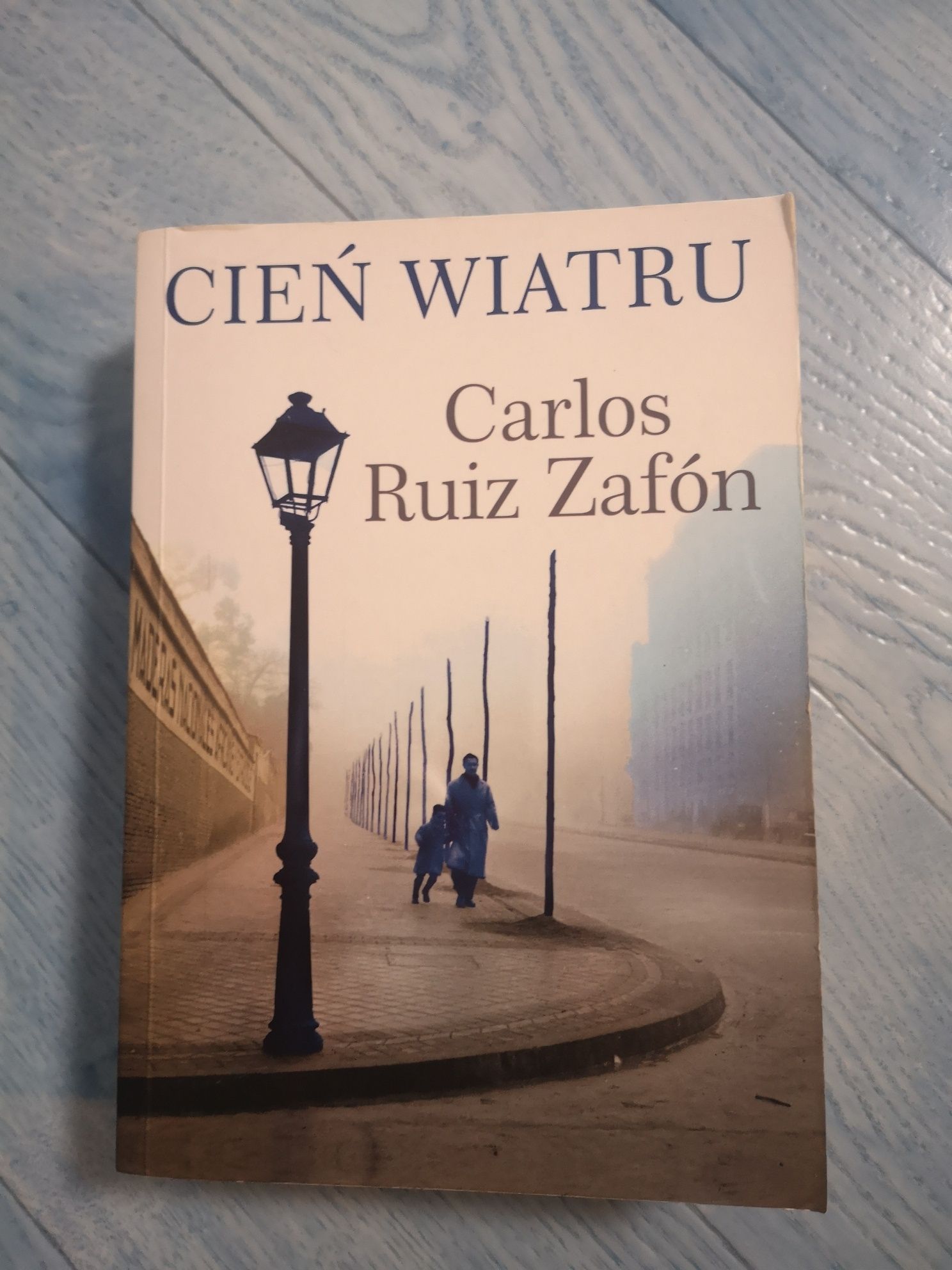 Carlos Ruiz Zafon - Cień wiatru