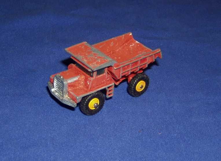 Matchbox Lesney No. 28 Mack Dump Truck 1968r.