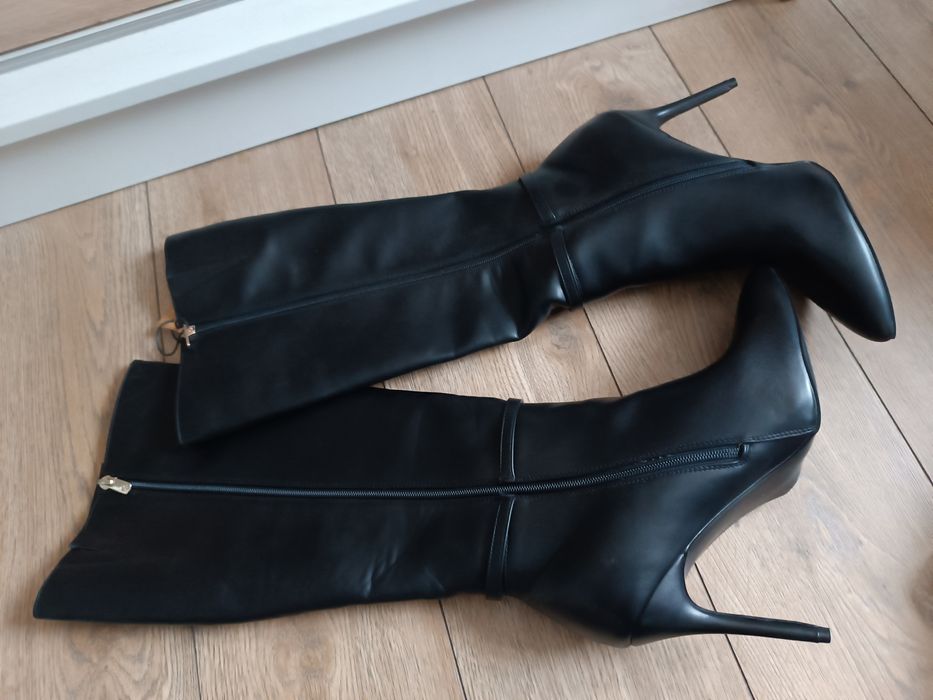 Czarne kozaki na szpilce