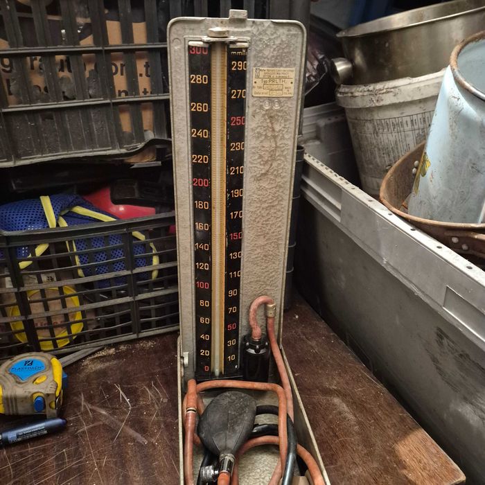 Ciśnieniomierza PRL