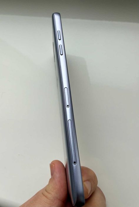 Смартфон Samsung Galaxy J8 2018 (J810F) 32Gb