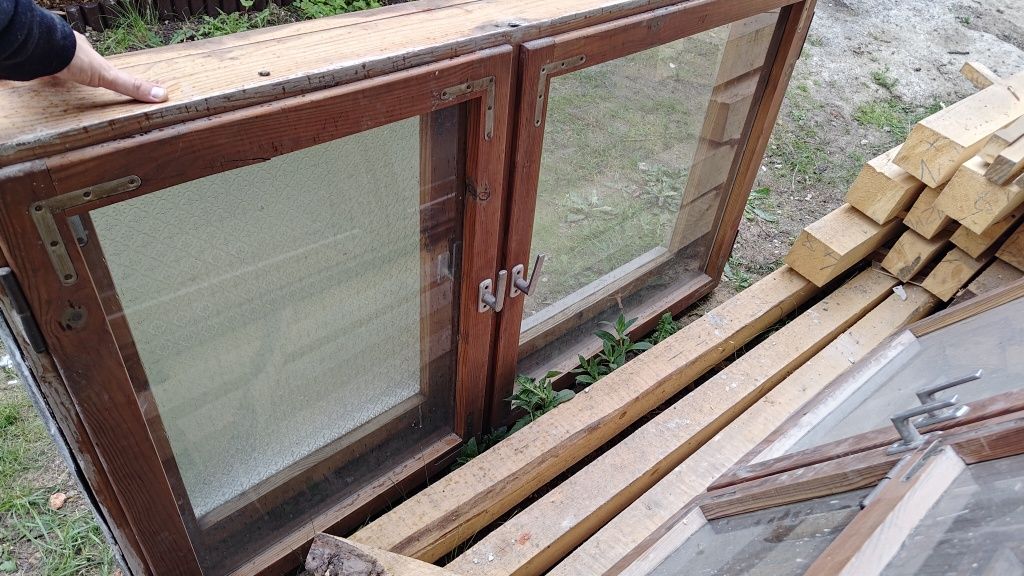 Okno drewniane podwójne 162*93cm z futryną