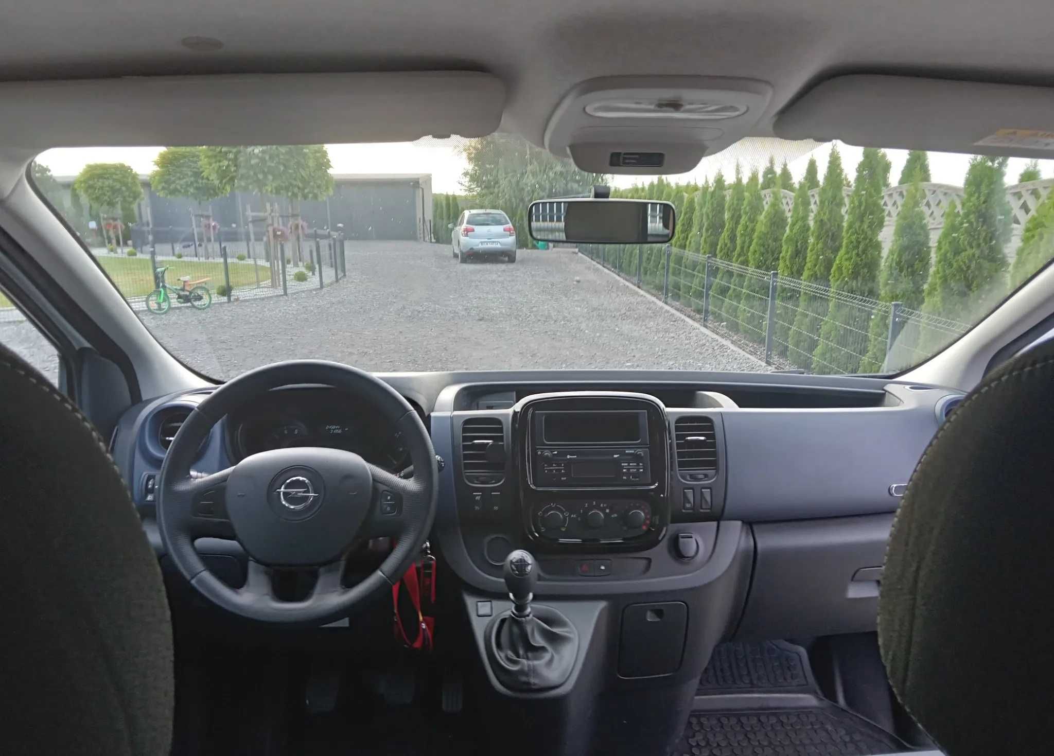 opel vivaro long 9 osobowy klimatyzacja dwu strefowa