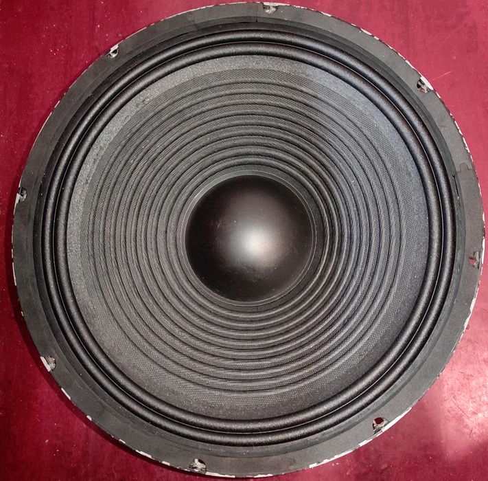 нч эстрадный 15д.(39см) 1000w 8om 96db в хорошем сост. Рабочий