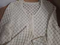Sweter hand made na szydełku, nowy, ażurowy, ecrue rozm. S/M