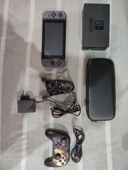 Nintendo Switch z Padem i pokrowcem od Nintendo