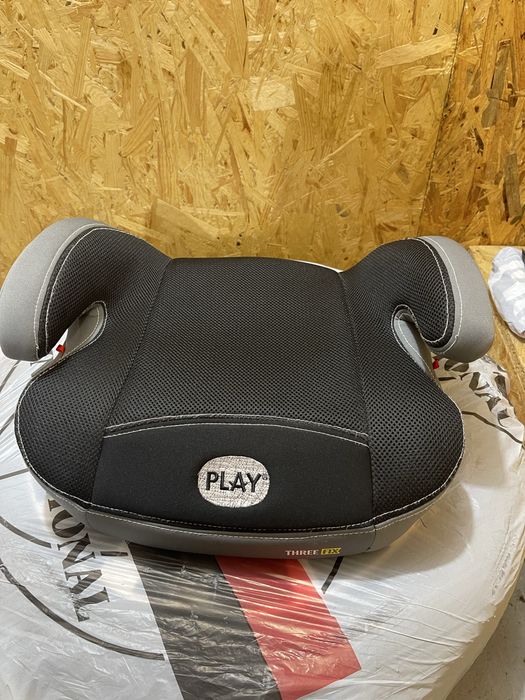 Бустер дитячій в автомобіль