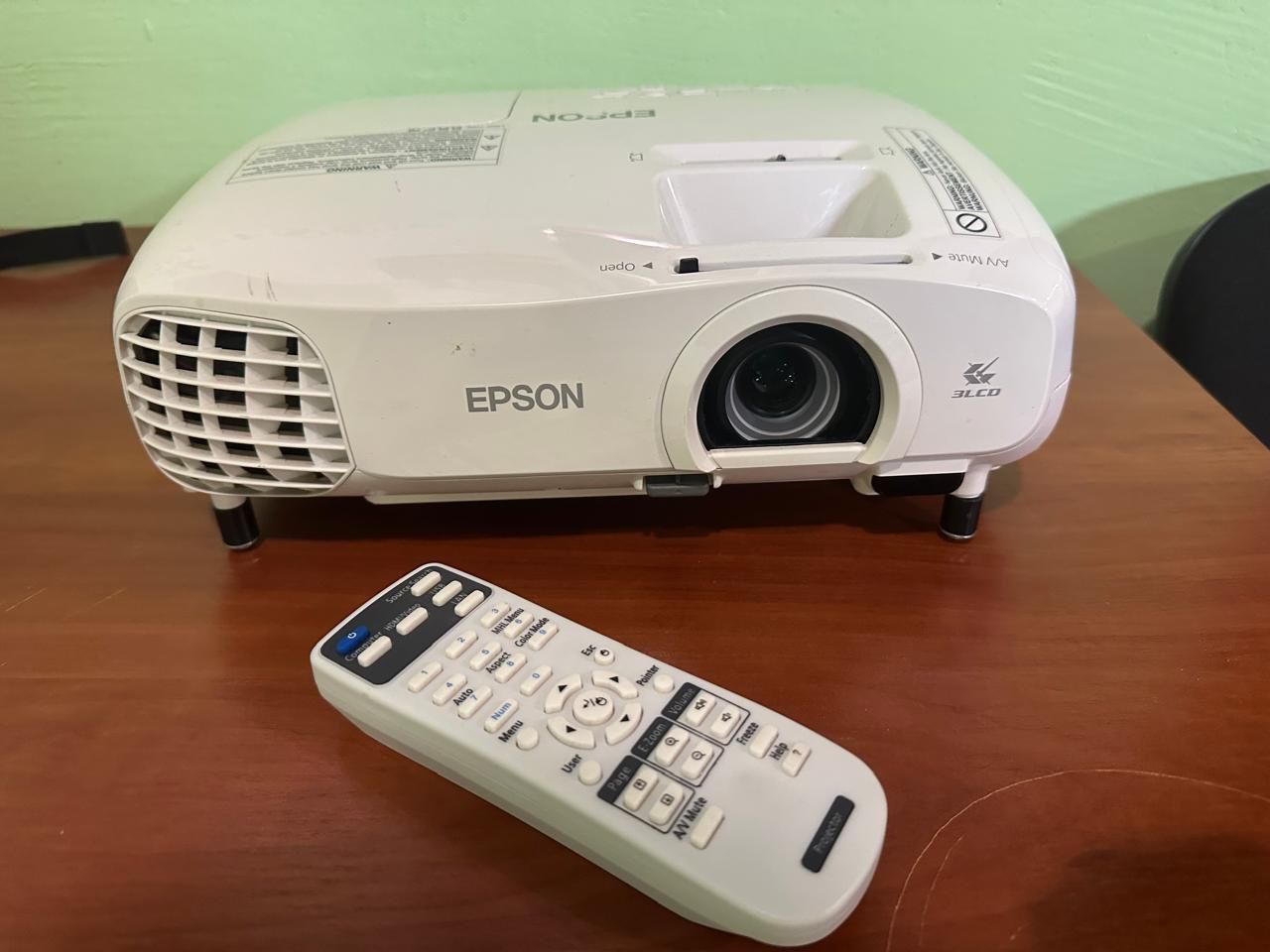 Проектор Epson EH-TW5100