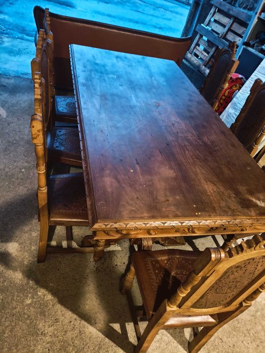 Mesa de sala com 7 cadeira