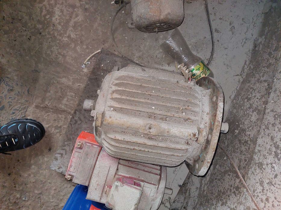 Продам електро двигуни