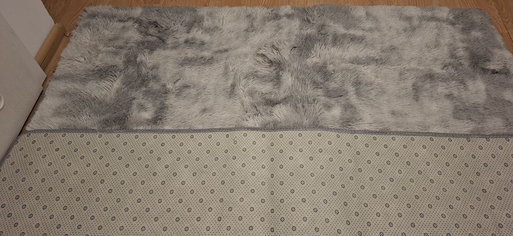 Duży nowy dywan 150x200