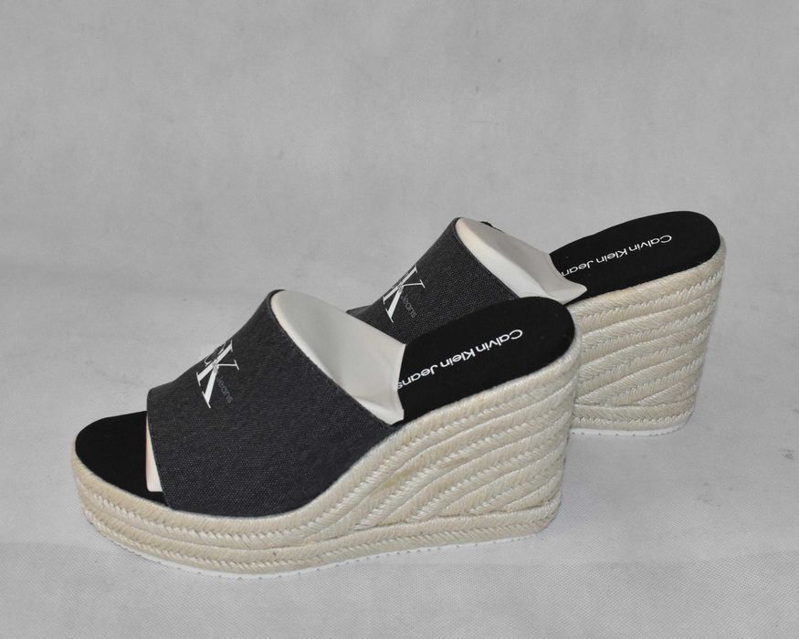 Calvin Klein Jeans espadryle czarne koturn wsuwane r.39