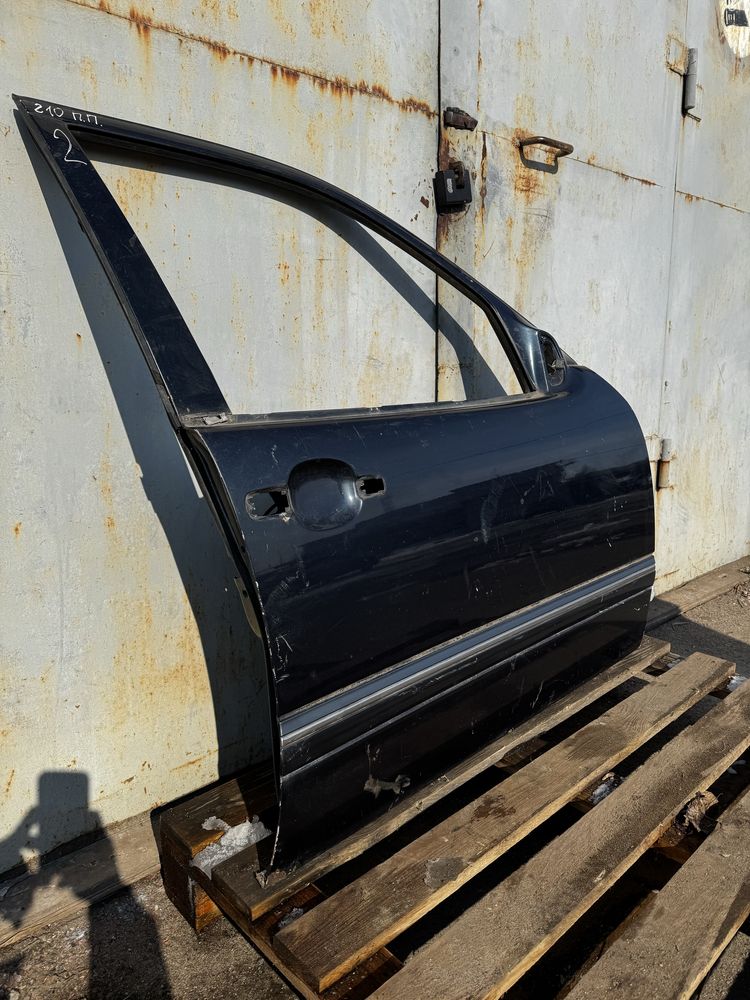 Дверь передняя правая Mercedes W210