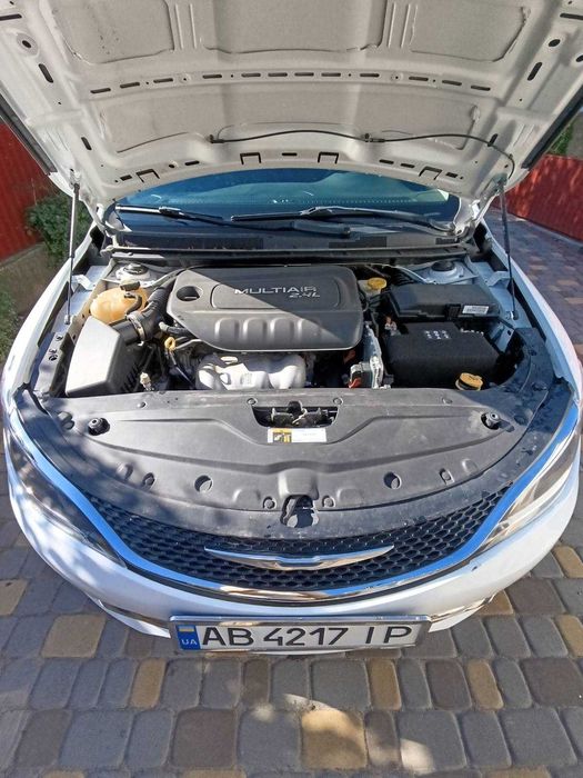 Авто  Chrysler 200