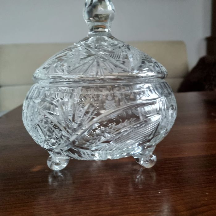 Kryształowa cukiernica