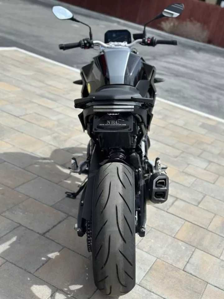 2020 BMW F 900 R Black Storm Metallic