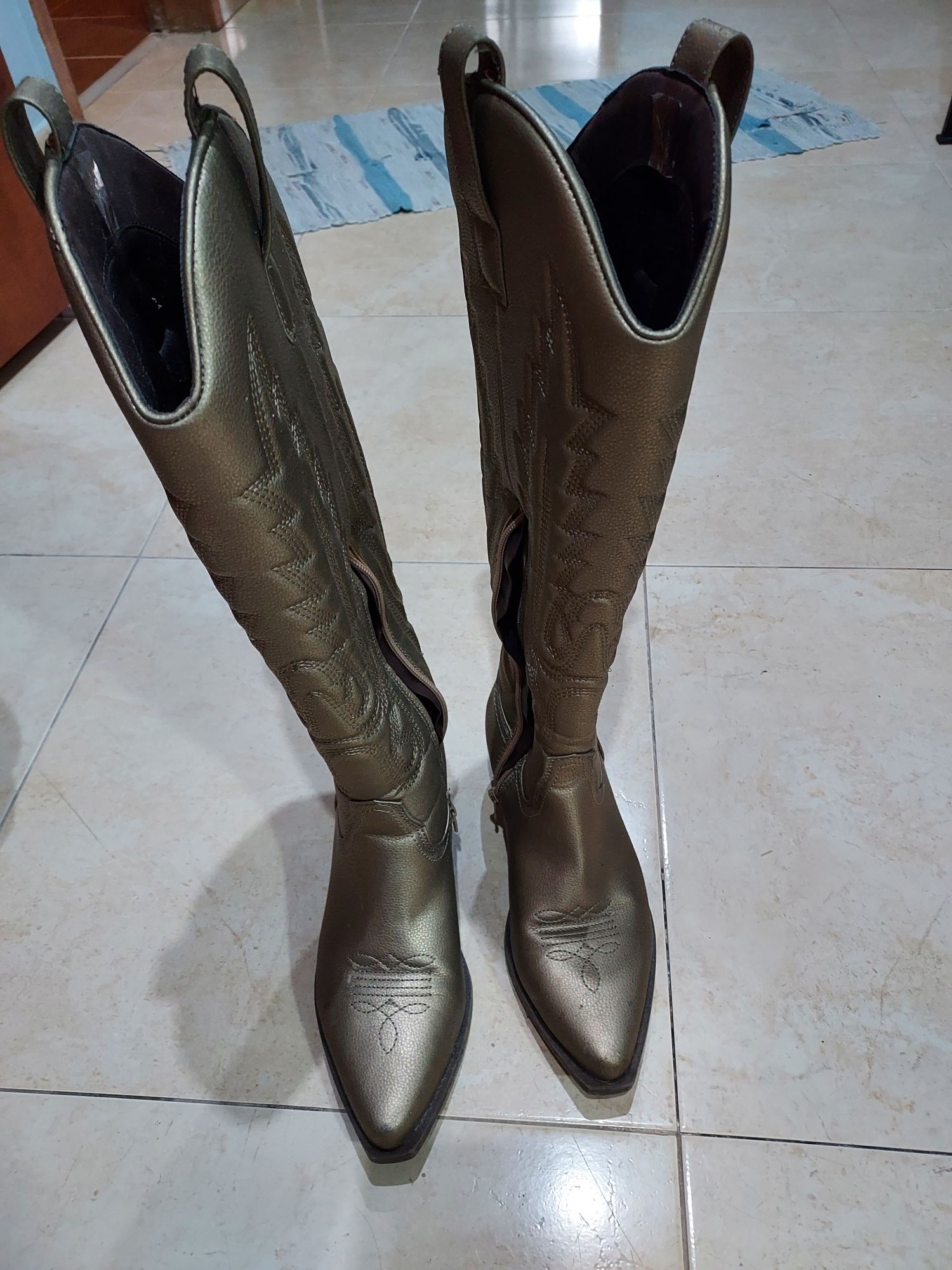 Vendo botas como novas