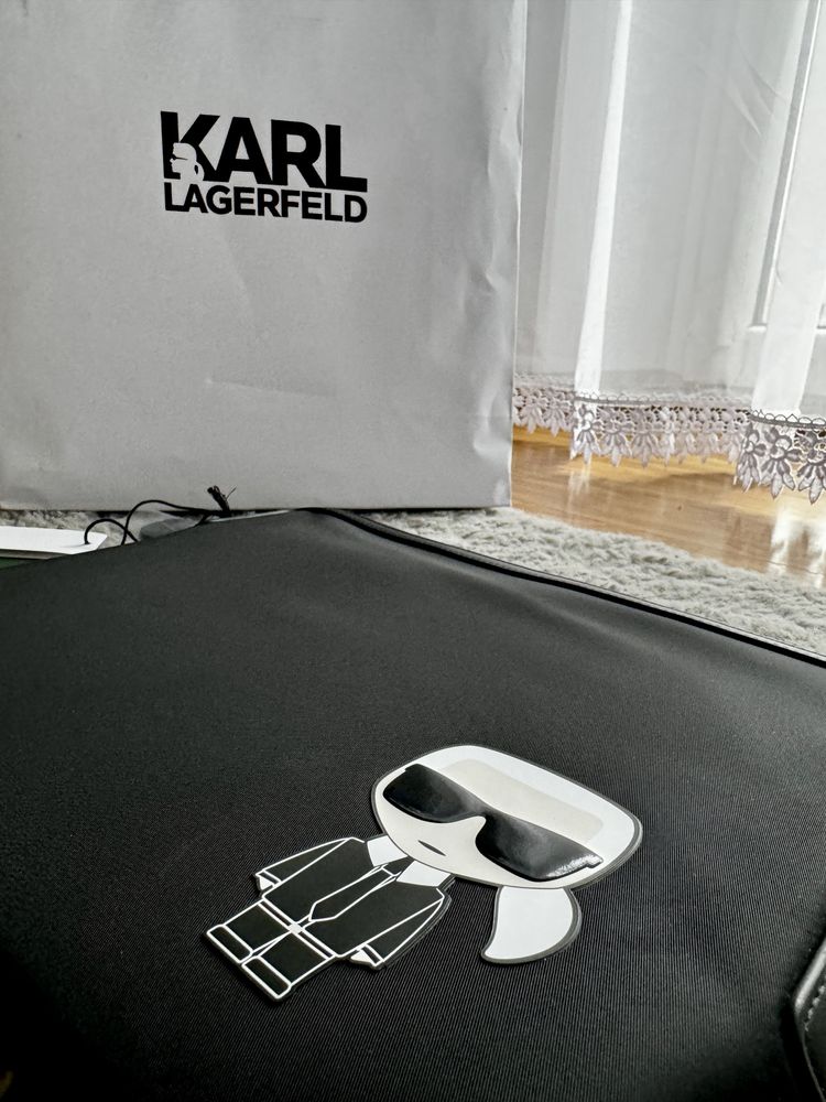 Etui Pokrowiec laptop Karl Lagerfeld