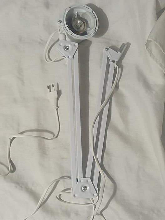 Лампа на шарнірах без плафона і ніжки