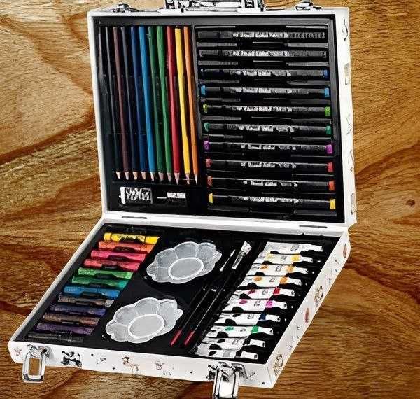 Набор  68 предметов карандаши маркеры краски в чемодане
