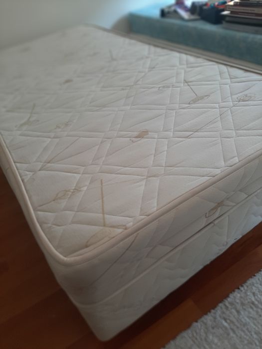 Cama de Solteiro com colchão Pikolin