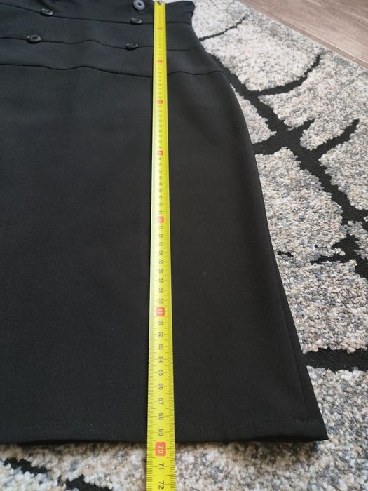 Czarna spódnica na szelki, z wysokim stanem, rozmiar 36