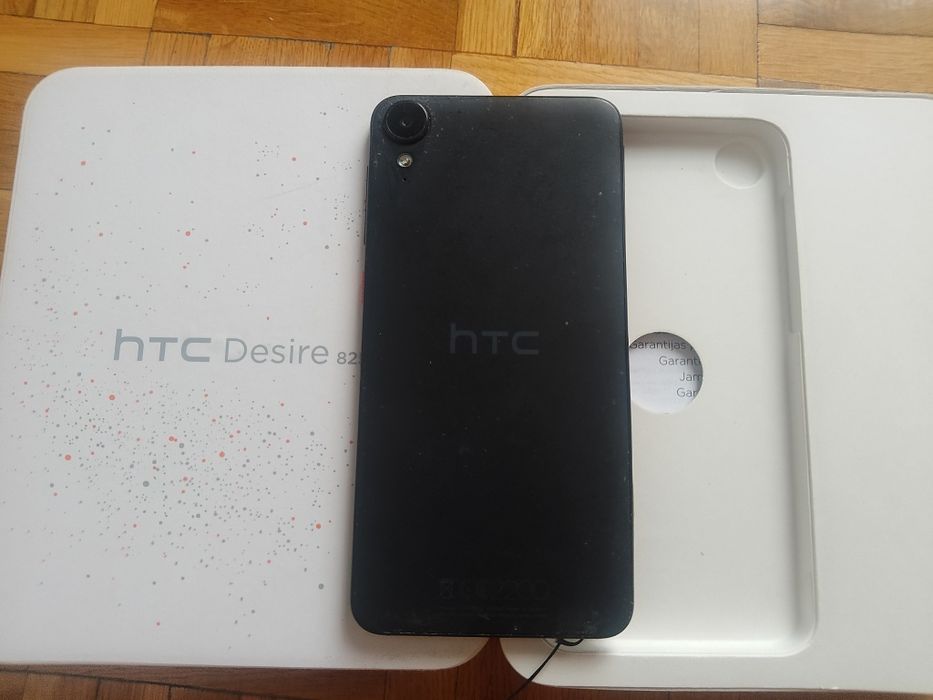 Telefon HTC Desire 825