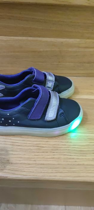 Jak nowe 25 26 Clarks skóra buty sportowe adidasy dla dziewczynki