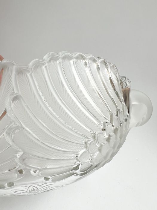 Велика кришталева фруктовниця з лебедями