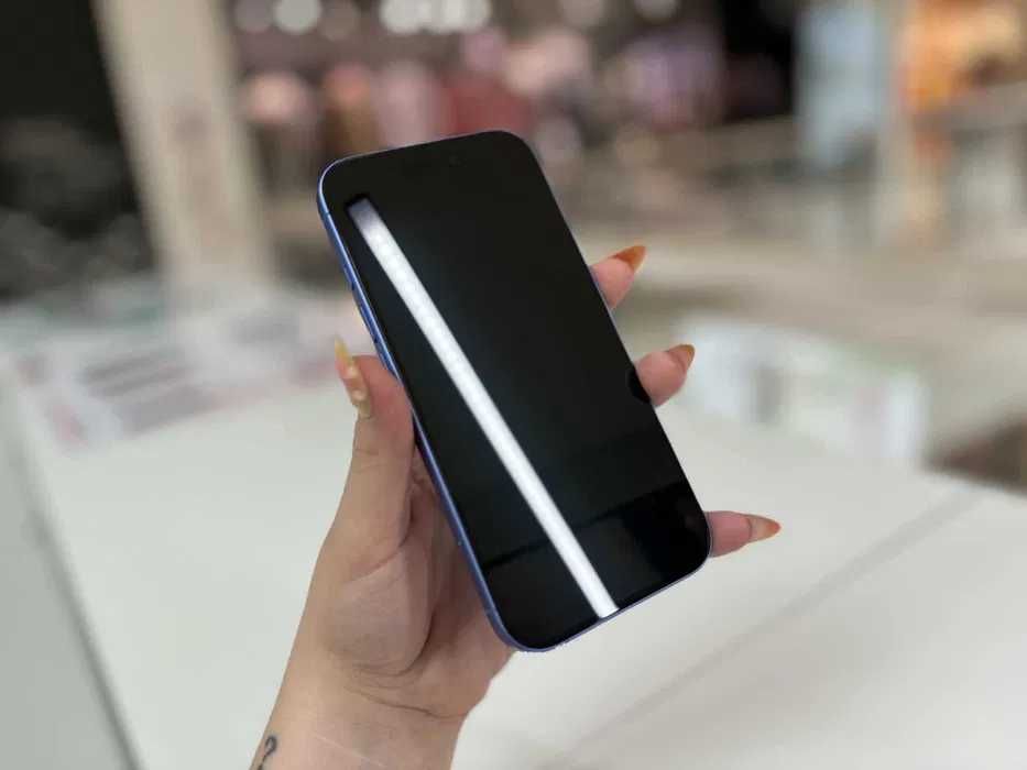 iPhone 16 256 GB Ultramarine – jak nowy!
