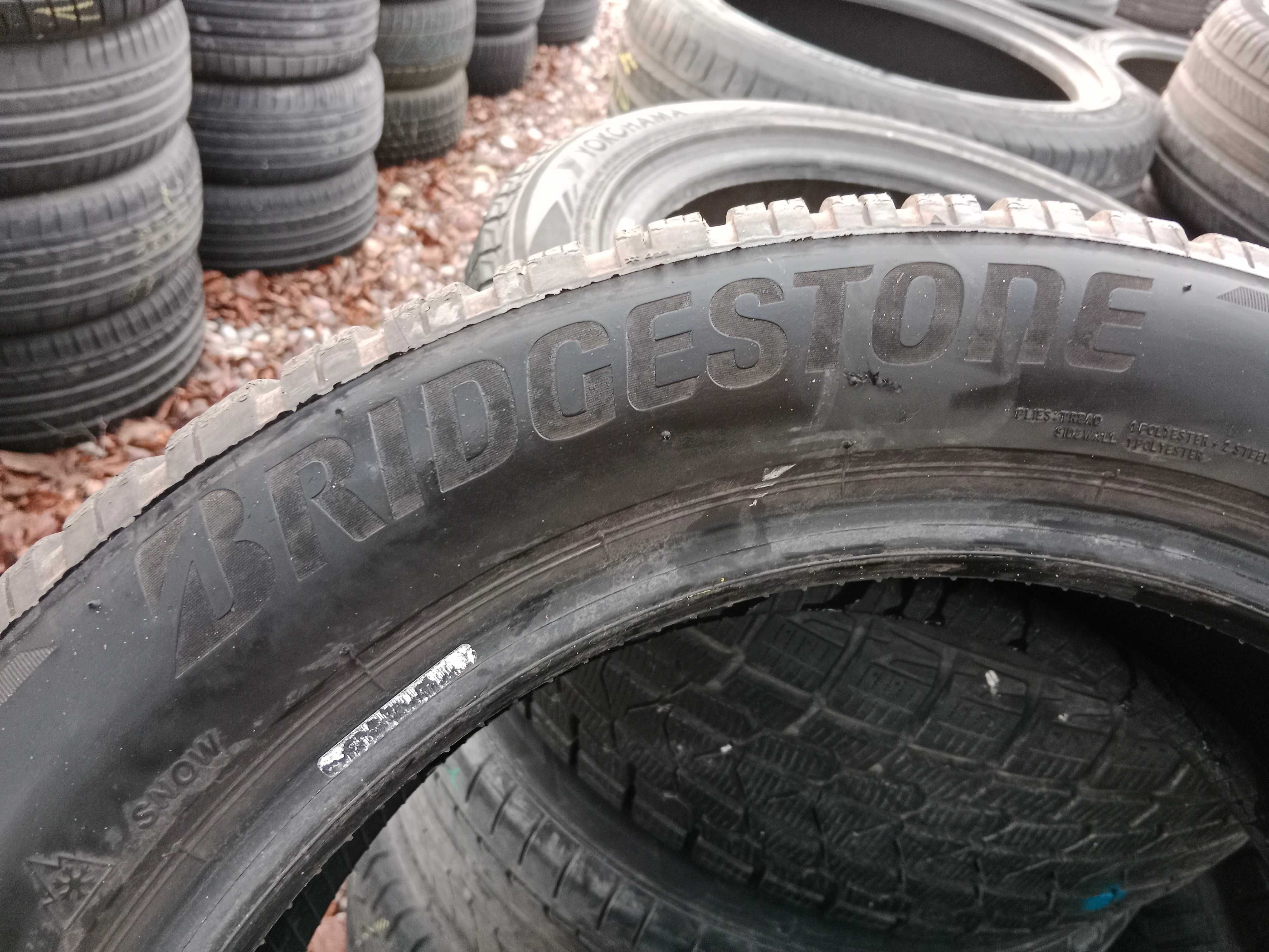 Opona używana 205/55R17 Bridgestone Blizzak LM005 1szt.