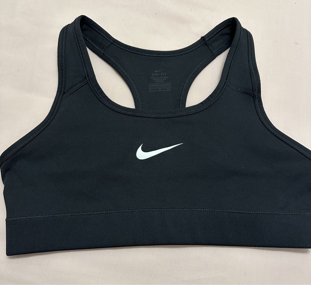 Спортивный топ nike w nk df бюстгальтер р.s