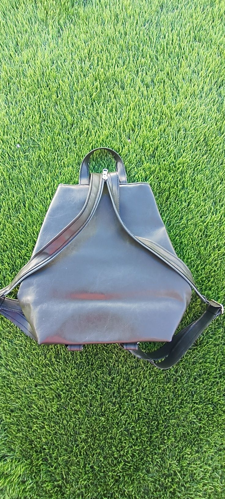 Mochila verde seco