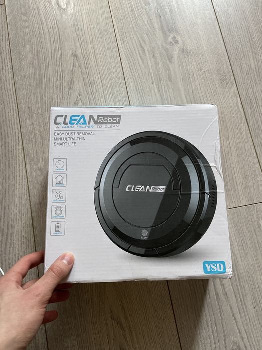 Іграшка робот-пилосос