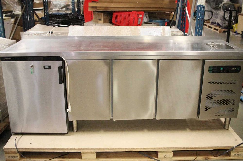 Gastronomiczny stół mroźniczy ASBER 240 cm  3 drzwi  Zlew