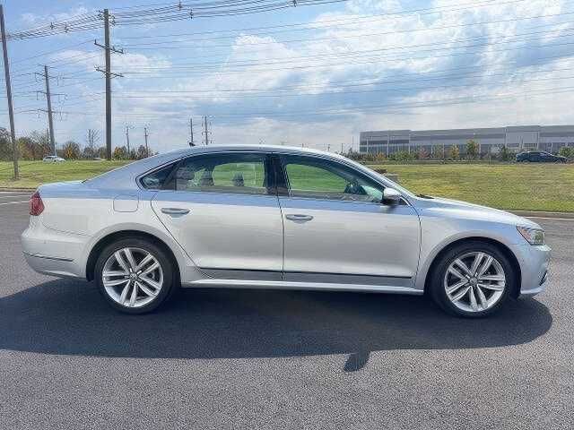 2017 Volkswagen Passat V6 SEL Premium