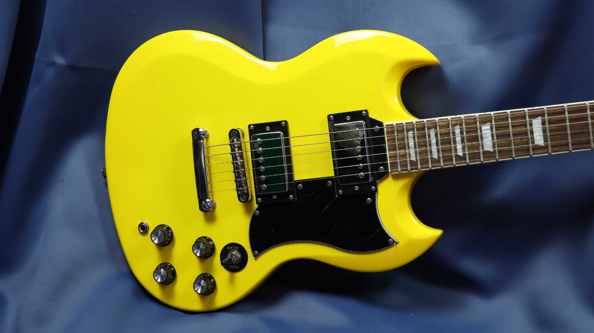 Gitara elektryczna Arrow Twincut SG z pokrowcem