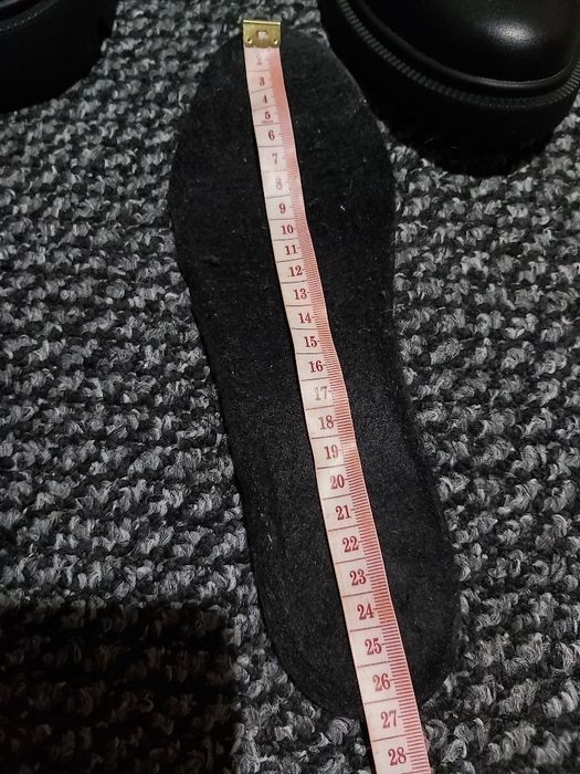 Шкіряні ботинки демісезонні жіночі чорні 41 розміру , унісекс