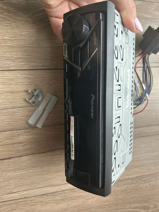 Radio Pioneer MVH-S100UB