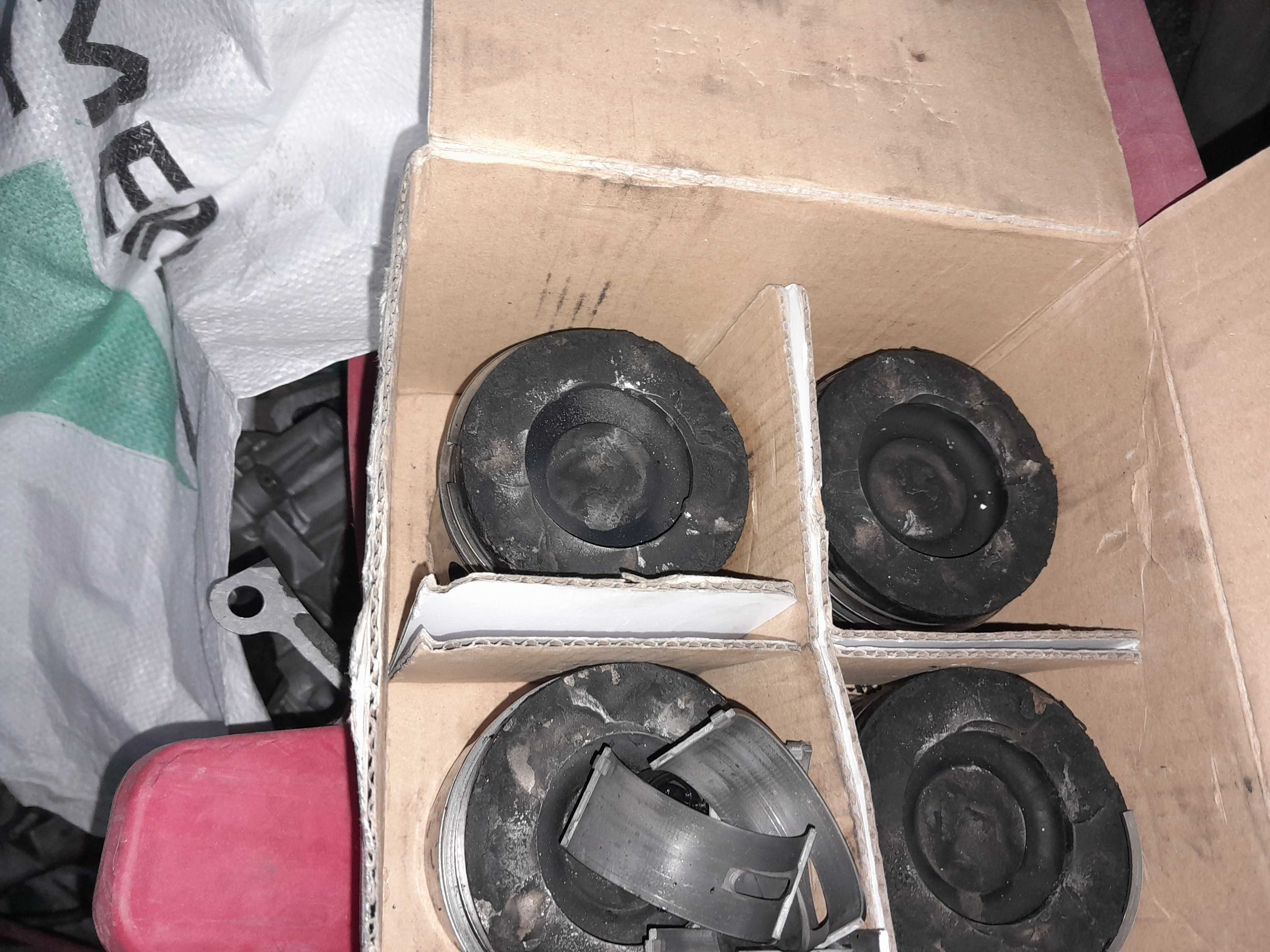 Pistons mitsubishi canter 3.0 std