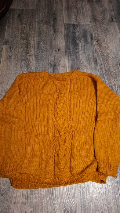 светр в'язаний шерстяний