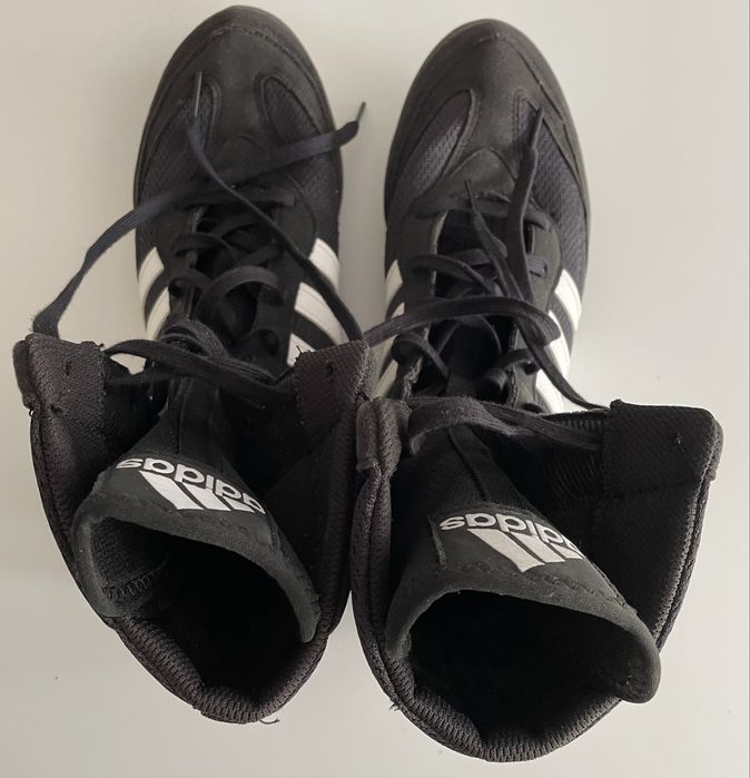 Botas Adidas preto de Boxe
